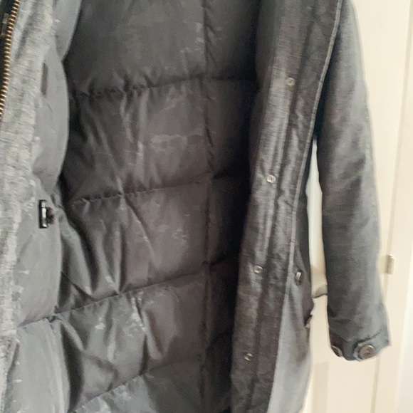 Aritzia community winter coat - Picture 7 of 7